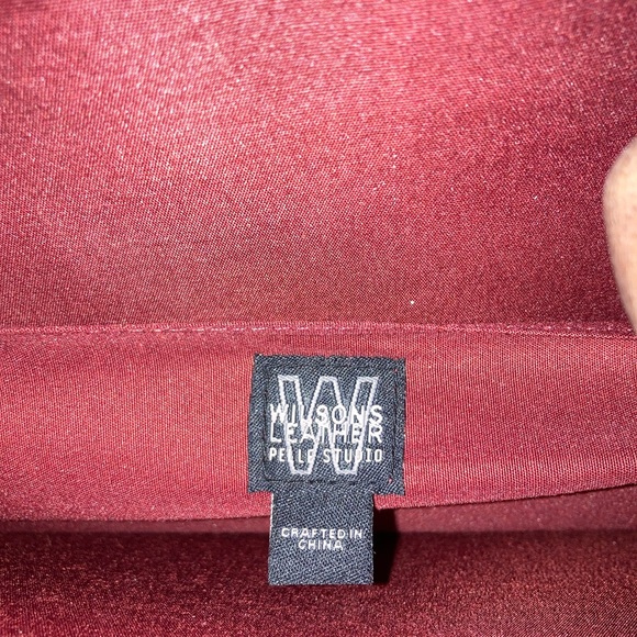 Wilson’s Leather Briefcase Burgundy Color comes with a key. - Picture 4 of 14